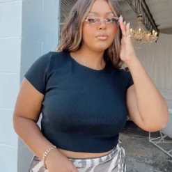 Classic Crop Tee Black Curve