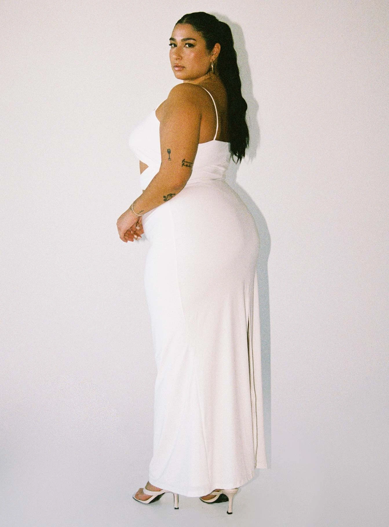 Maci Maxi Dress White Curve - Image 3