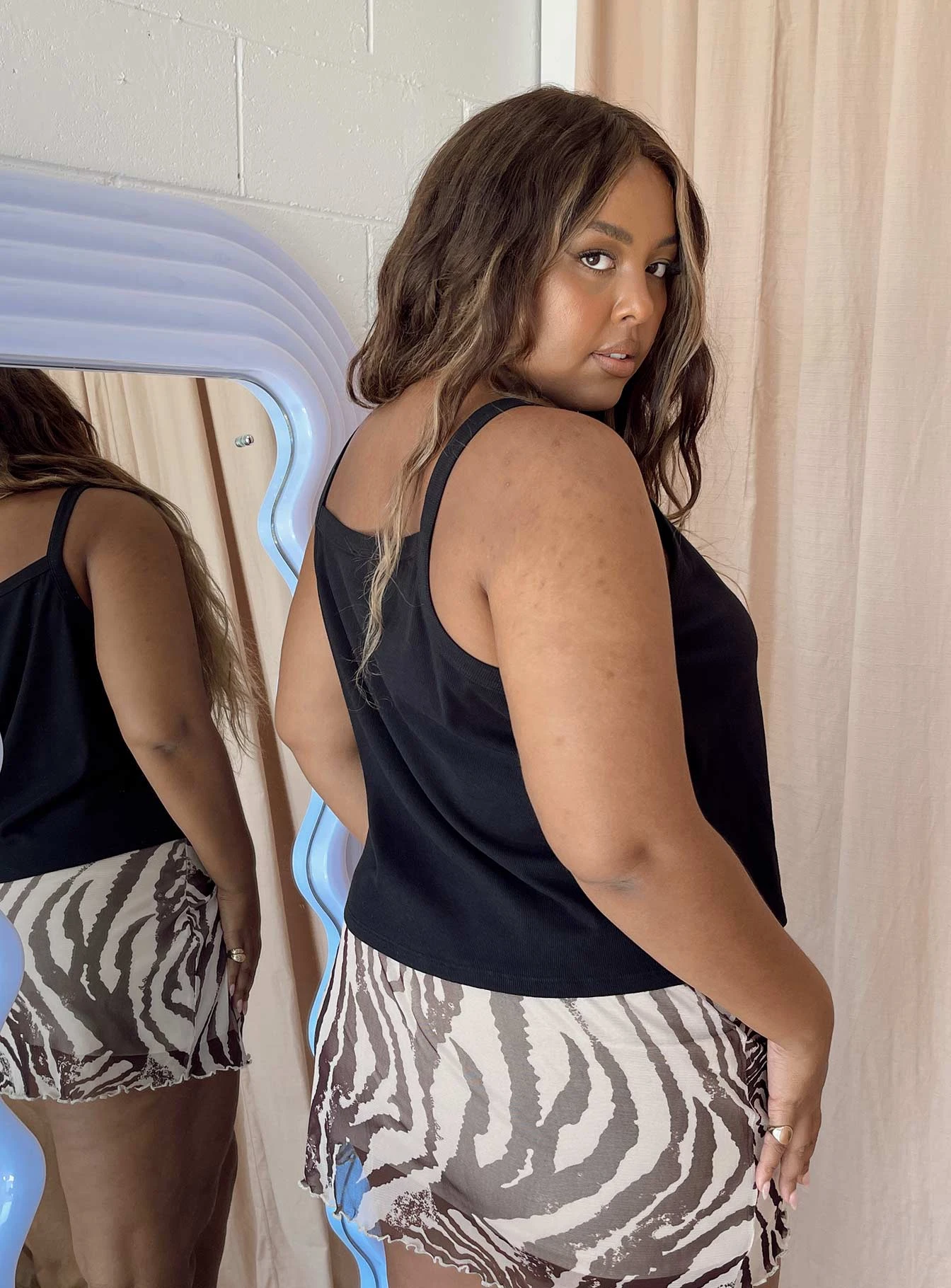 Ashby Top Black Curve - Image 3